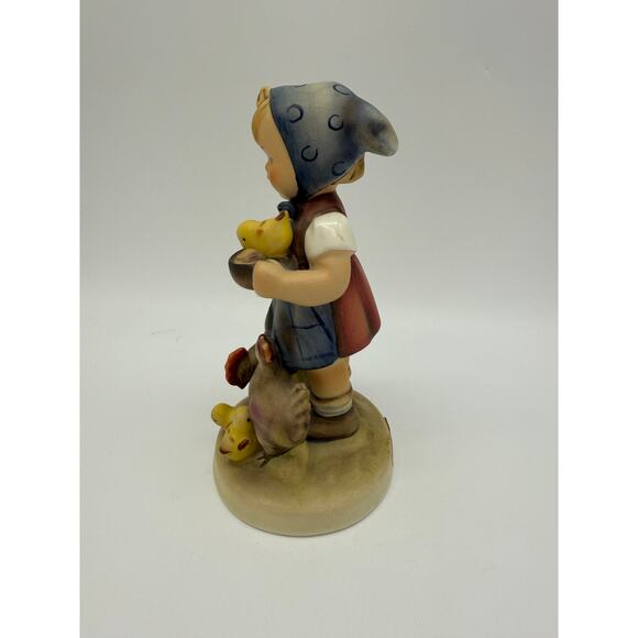 Vtg. Goebel Hummel "Feeding Time Girls With Chickens" Porcelain Germany Figurine - Picture 2 of 7